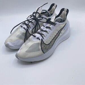 Nike Zoom Gravity White‎ Multi Running Sneaker